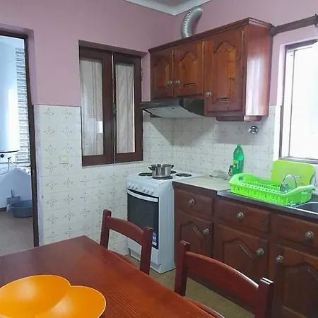 Проживание в семье Rose Street House