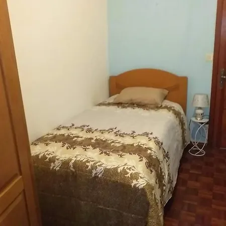 Проживание в семье Rose Street House